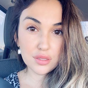 Meet your Posher, Esther